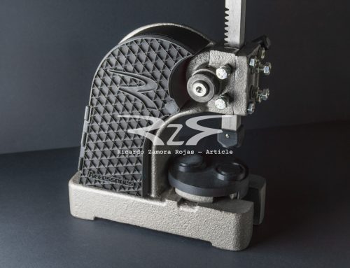Herramientas para la fabricación y el ensamblaje de los relojes RzR.